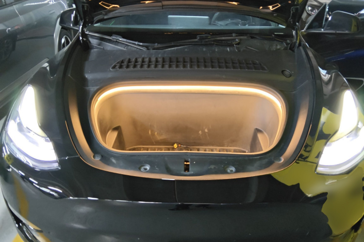 特斯拉 Model Y 2021款 标准续航后驱版局部细节24