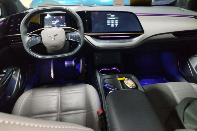 红旗EH7 2024款 760 Pro+ 四驱荣耀版中控内饰12