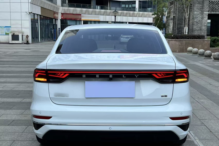 吉利汽车 帝豪 2022款 第4代 1.5L CVT旗舰型车身外观6004