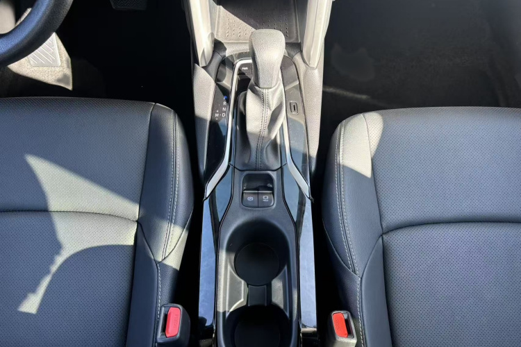 丰田 锋兰达 2024款 2.0L CVT精英plus版中控内饰7007