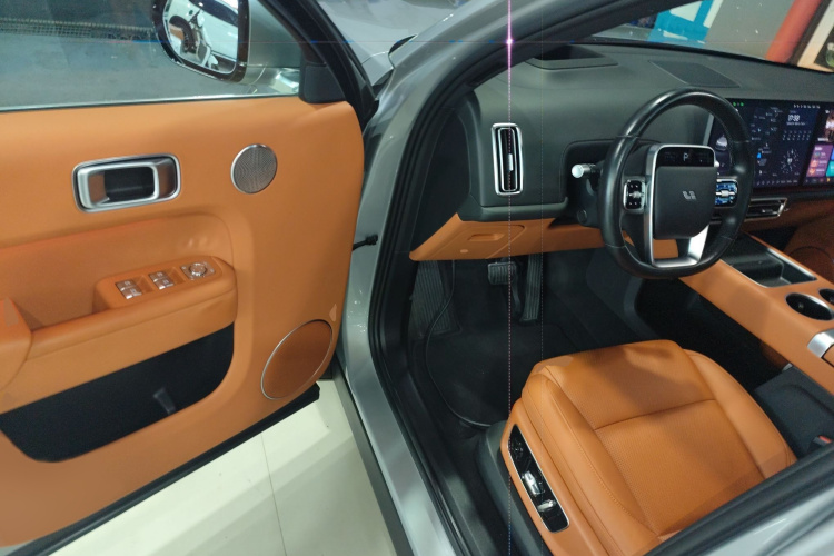 理想汽车 理想L8 2023款 Pro中控内饰7003
