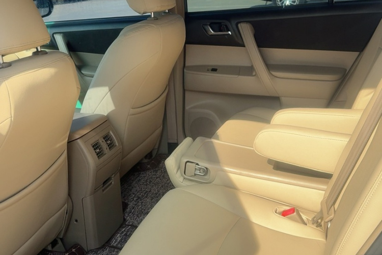 丰田 汉兰达 2009款 2.7L 两驱5座精英版中控内饰7001