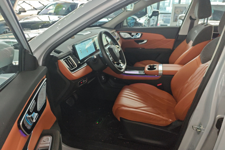 捷途山海L7 2024款 1.5T 120km ULTRA 7座中控内饰7003