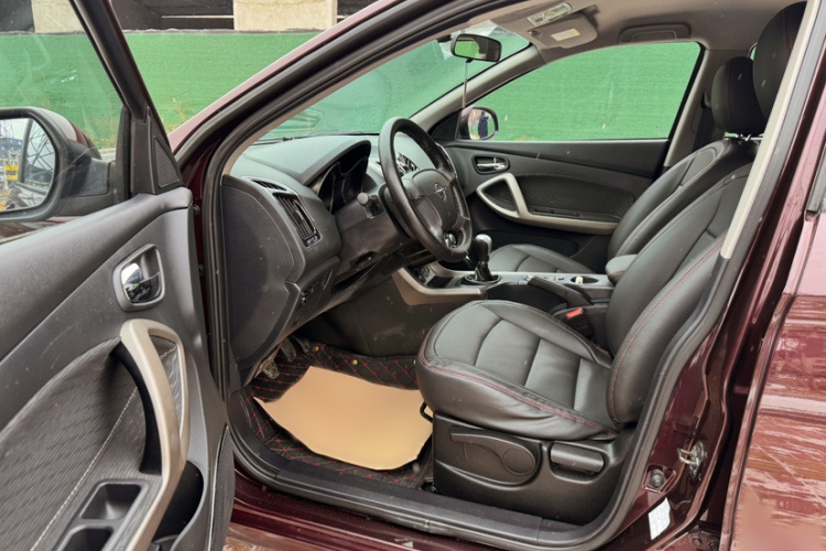 海马S5 2015款 1.6L 手动舒适型中控内饰7006