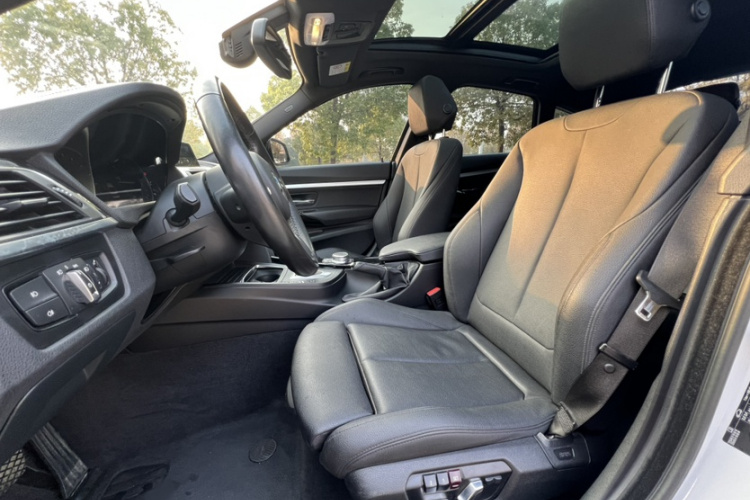 宝马3系GT 2020款 320i M运动套装中控内饰7002