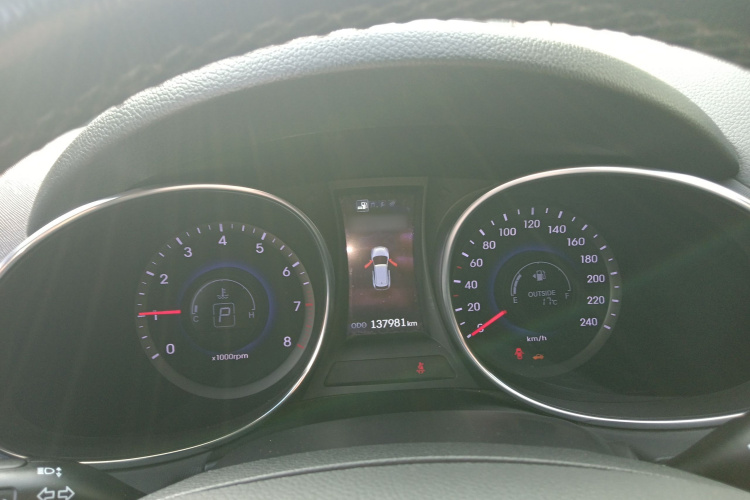 现代 胜达 2013款 2.4L 自动两驱智能型局部细节14