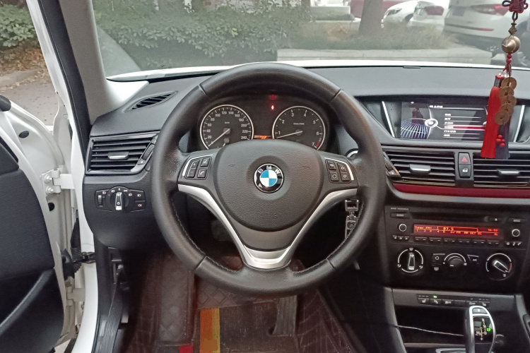 宝马X1 2015款 sDrive18i 时尚晋级版中控内饰13