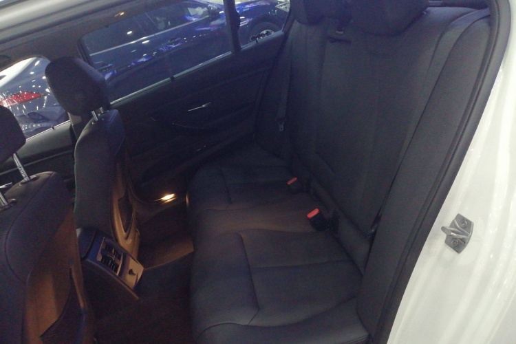 宝马3系 2017款 320Li 时尚型中控内饰7004