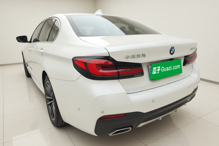 宝马5系新能源 2021款 535Le M运动套装车身外观5