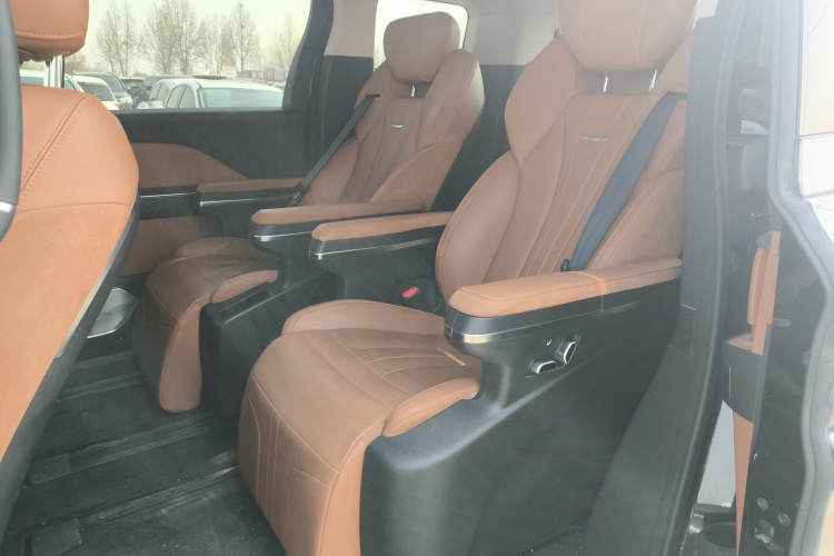 红旗HQ9 PHEV 2024款 2.0T 四驱商务版中控内饰21