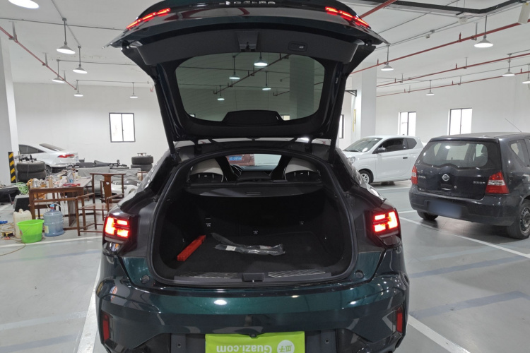 领克05 2023款 2.0TD 两驱耀Pro机舱底盘23