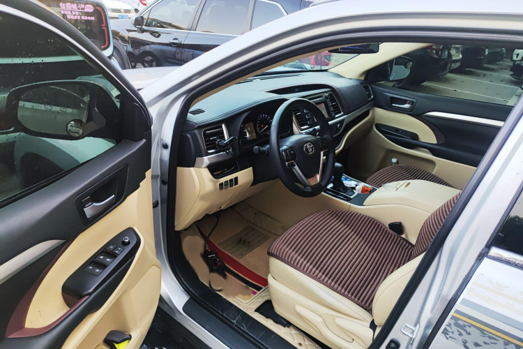 丰田 汉兰达 2017款 2.0T 两驱精英版 5座中控内饰7003