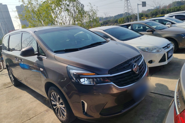 别克GL8 2021款 陆上公务舱 652T 舒适型车身外观3