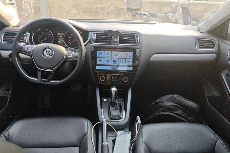 大众 速腾 2018款 1.6L 自动舒适型中控内饰12