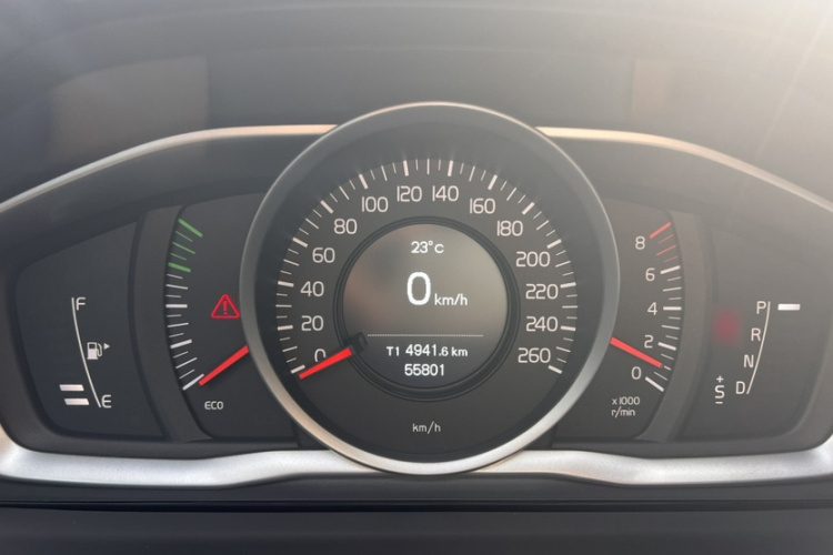 沃尔沃S60 2019款 S60L T3 智进版中控内饰7002