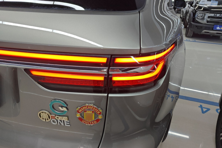 理想汽车 理想ONE 2020款 增程6座版车身外观9