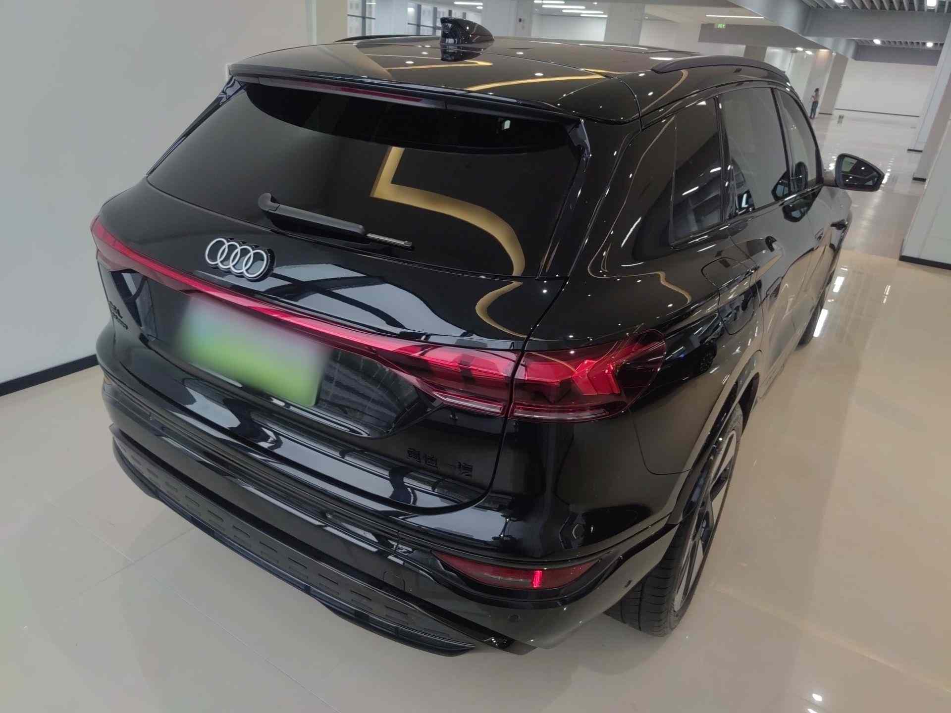 奥迪Q6L e-tron 2026款 首发领航版(5)