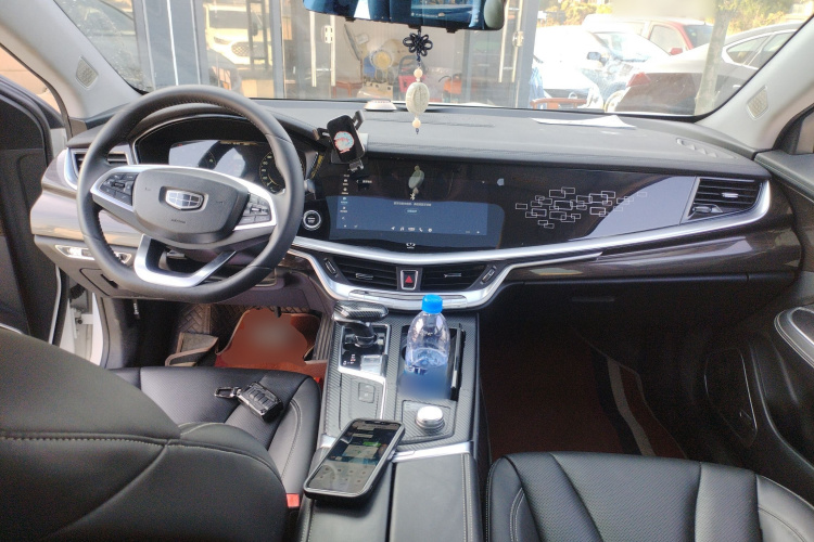 吉利汽车 博瑞 2018款 1.5T MHEV 耀动版中控内饰7002