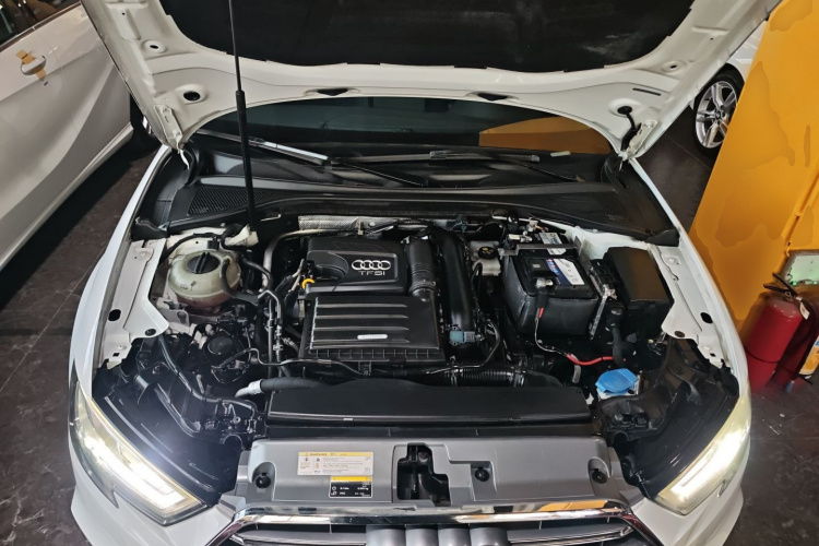 奥迪A3 2020款 Limousine 35 TFSI 时尚型 国VI机舱底盘24