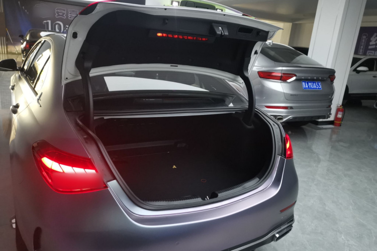 奔驰C级 2022款 改款 C 200 L 运动版局部细节23