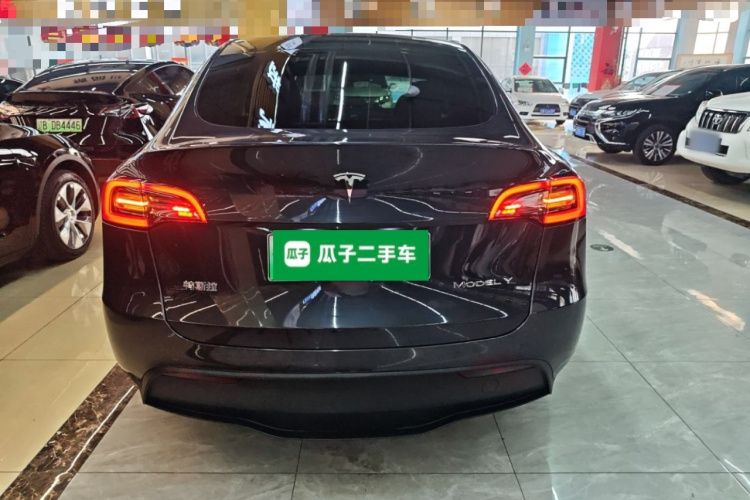 特斯拉 Model Y 2024款 后轮驱动版车身外观6
