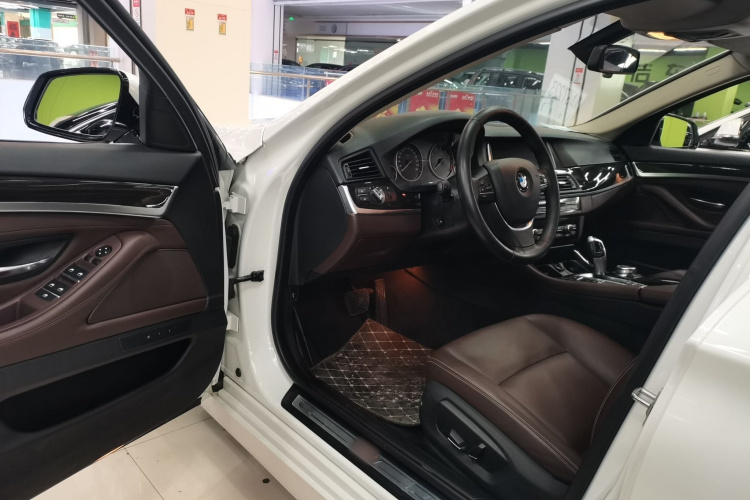 宝马5系 2014款 525Li 豪华设计套装中控内饰20