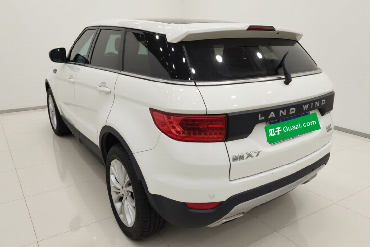 陆风X7 2015款 2.0T 全景尊贵版车身外观5