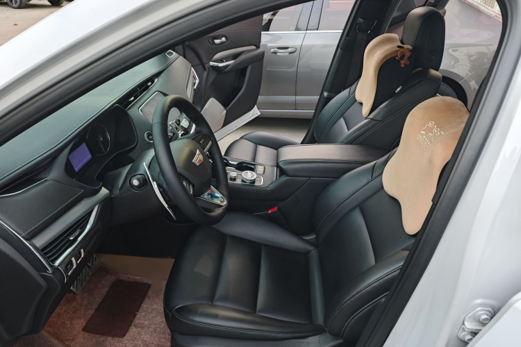 凯迪拉克XT4 2021款 28T 两驱豪华型中控内饰7001