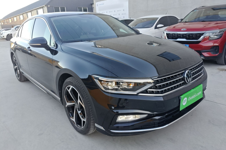 大众 迈腾 2023款 200万辆纪念版 330TSI DSG领先型车身外观3