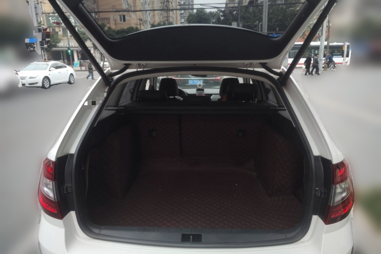 斯柯达 明锐 2019款 旅行车 TSI280 DSG豪华版 国VI中控内饰23