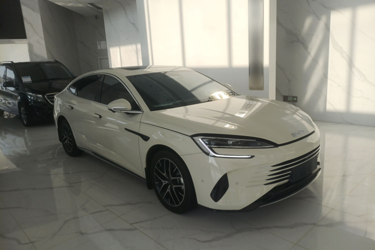 比亚迪 海豹07 DM-i 2025款 智驾版 DM-i 1.5L 125km 豪华型车身外观3