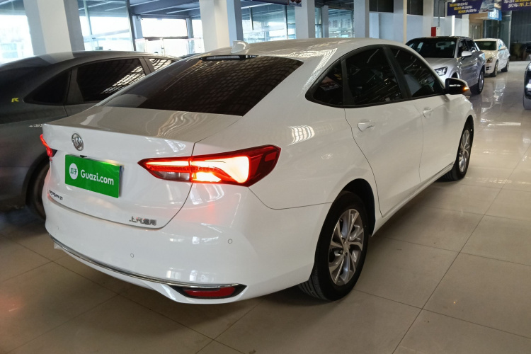 别克 威朗 2023款 Pro 乐享版车身外观7