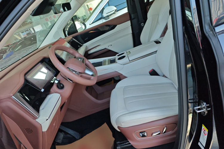 比亚迪 夏 2025款 DM-i 1.5T 180km 卓越型中控内饰19