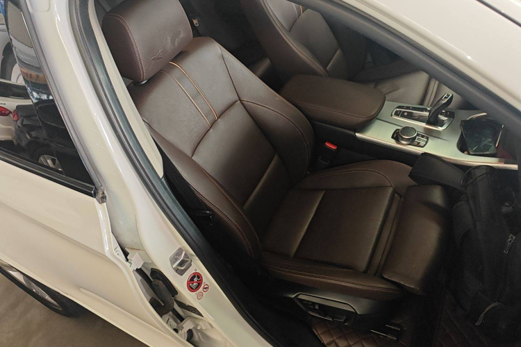 宝马X4 2016款 xDrive20i M运动型局部细节41