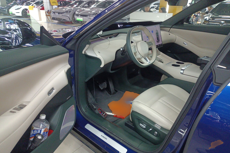 小米汽车 小米YU7 2025款 超长续航高性能四驱Max版中控内饰7003