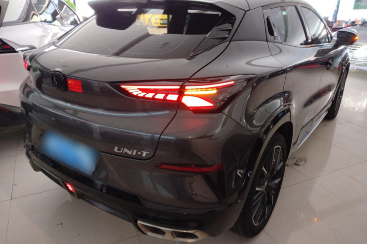 长安UNI-T 2023款 第二代 1.5T 尊贵型车身外观7