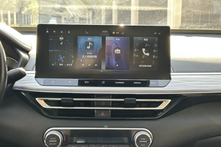 日产 天籁 2022款 2.0T XL 进享版中控内饰7003