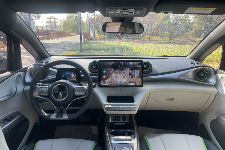 比亚迪 海豚 2021款 405km 时尚版中控内饰7002