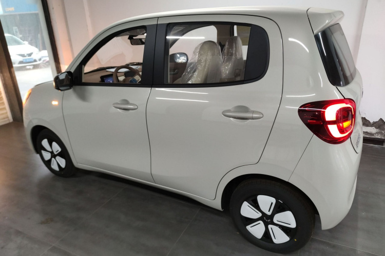 五菱汽车 宏光MINIEV 2025款 四门版 进阶款车身外观4