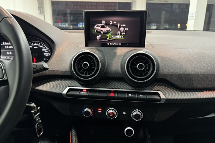 奥迪Q2L 2018款 35 TFSI 上市专享版 国VI中控内饰7005