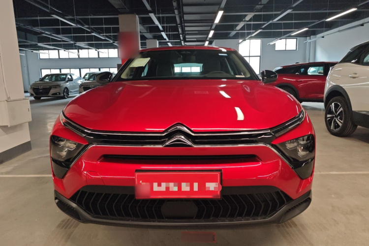 雪铁龙 凡尔赛C5 X 2025款 1.6T 海外版车身外观6001