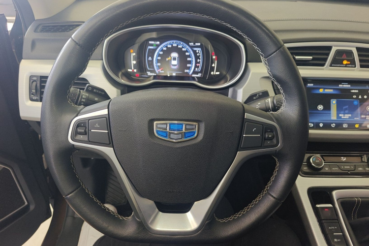 吉利汽车 博越 2016款 2.0L 手动智联型中控内饰13