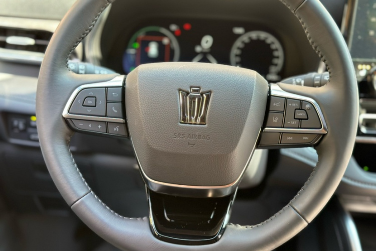 丰田 皇冠陆放 2024款 2.5L HEV四驱尊贵版中控内饰7005