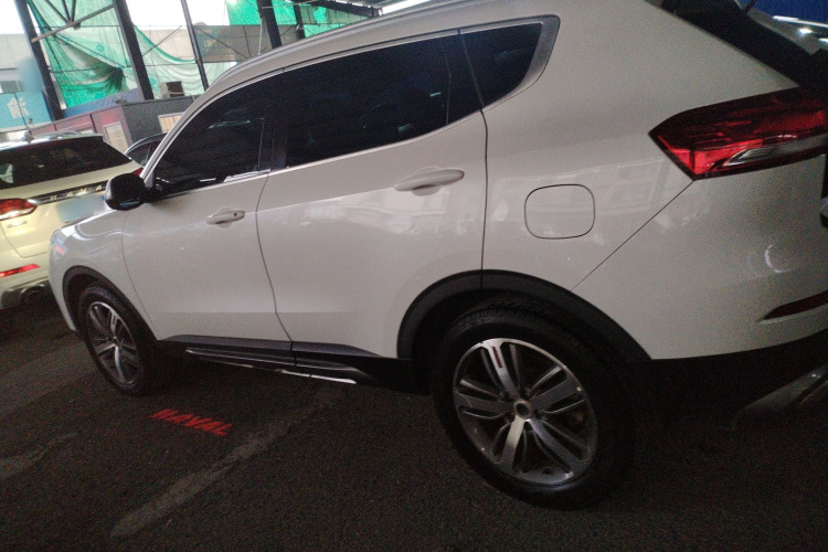 哈弗H6 2017款 红标 2.0T 自动两驱智尚型车身外观4