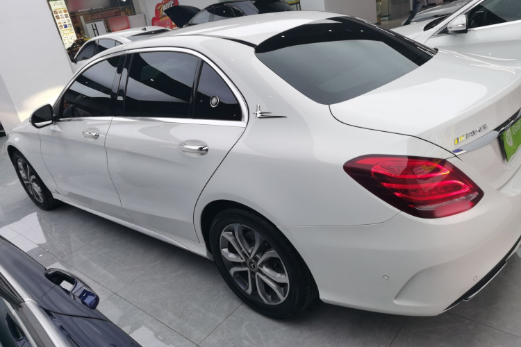 奔驰C级 2018款 C 180 L 时尚型运动版车身外观4