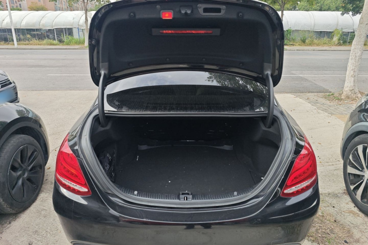奔驰C级 2018款 C 200 L 4MATIC 运动版机舱底盘23
