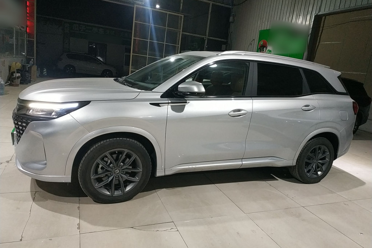 蓝电E5 2023款 1.5L DE-i 100KM畅享型 5座车身外观6003