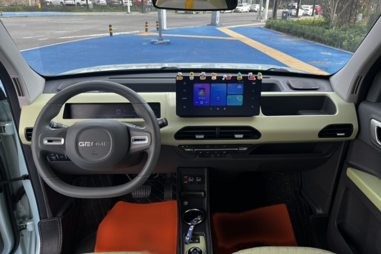 吉利银河 2024款 熊猫mini 200km 耐力熊车身外观6005