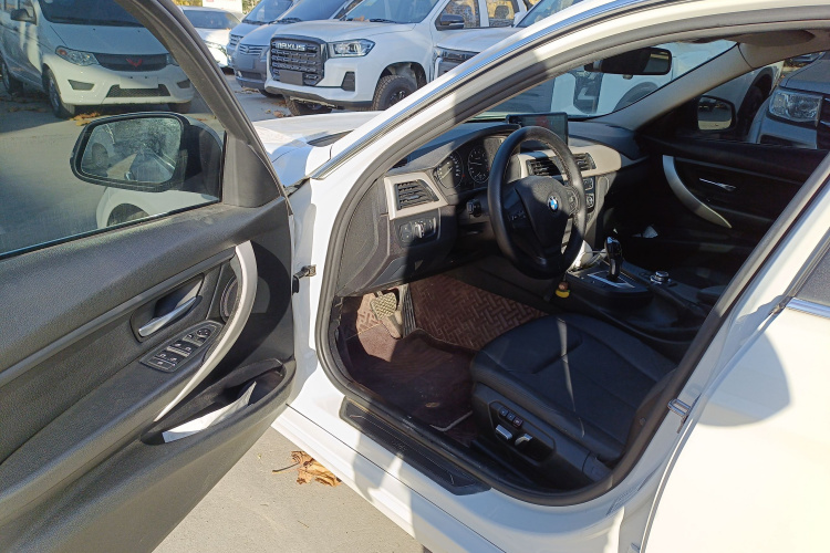 宝马3系 2016款 320Li 时尚型中控内饰7003