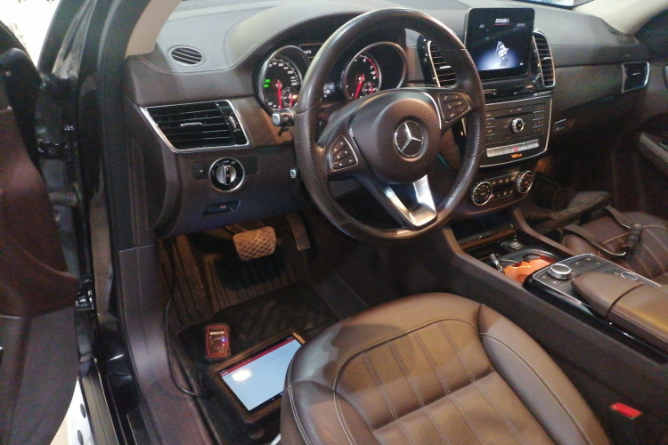 奔驰GLE 2018款 GLE 400 4MATIC 臻藏版中控内饰13